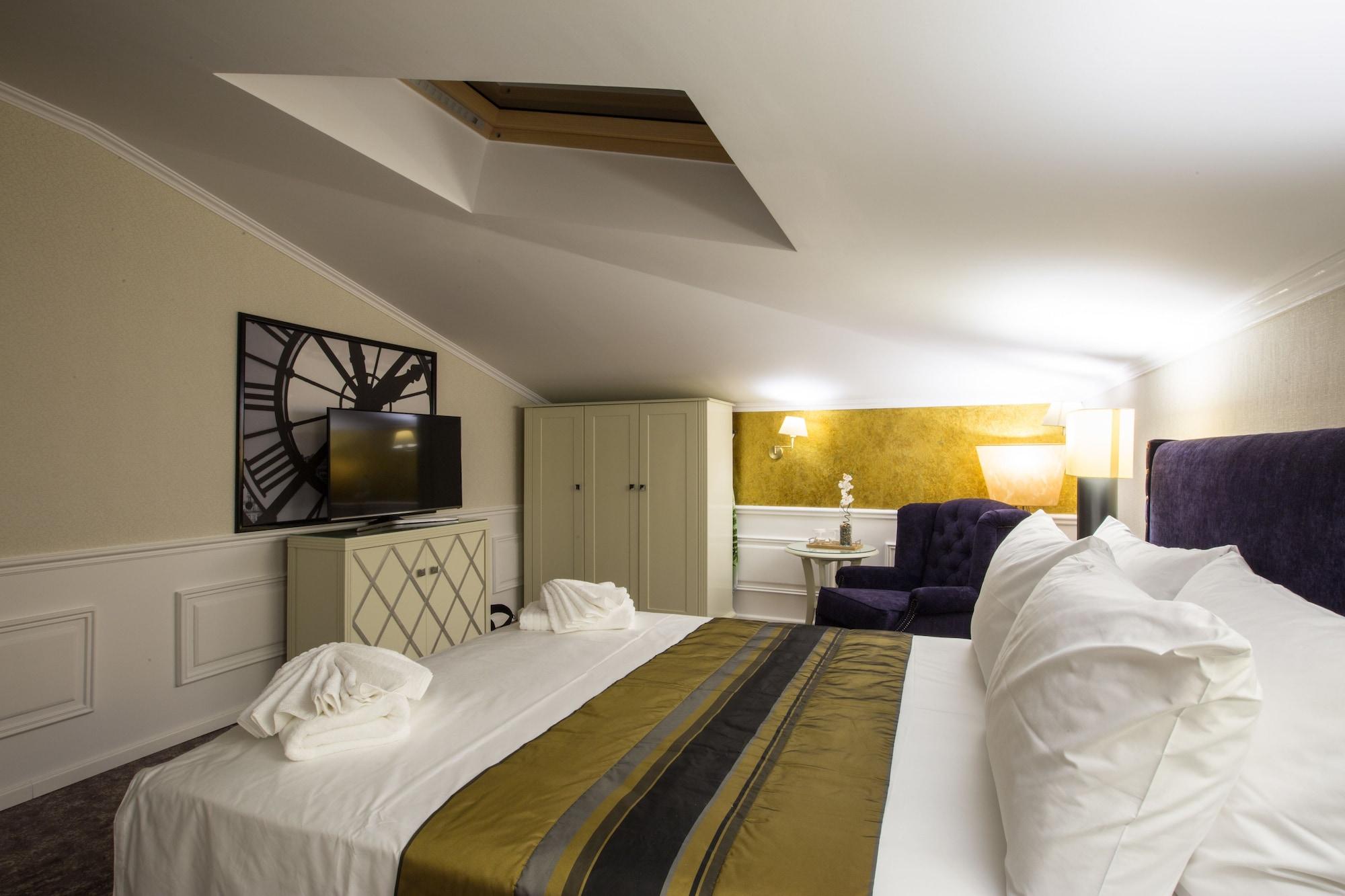 Peninsula Boutique Hotel Constanta Bagian luar foto