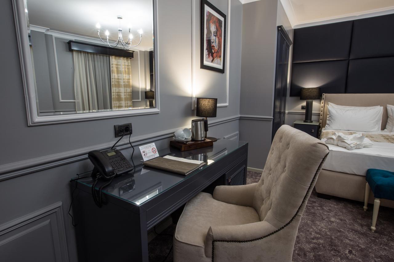 Peninsula Boutique Hotel Constanta Bagian luar foto