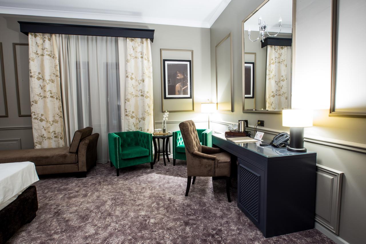 Peninsula Boutique Hotel Constanta Bagian luar foto